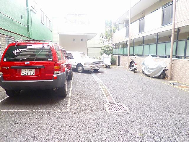 Parking lot. Monthly 15,000 yen