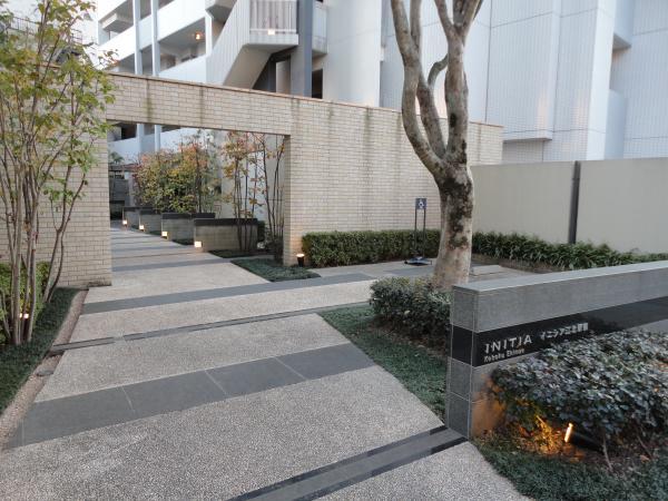 Other common areas. approach / December 2011 shooting