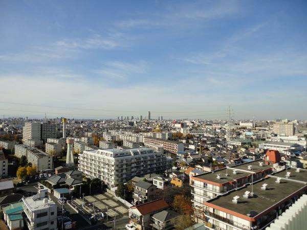 View photos from the dwelling unit. View from the balcony / 2013 November shooting