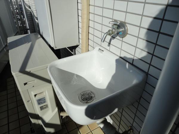 Balcony. Slop sink / 2013 November shooting