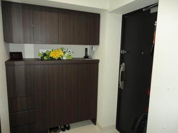 Entrance. Entrance / December 2013 shooting