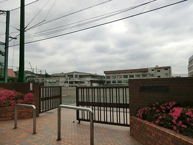 Junior high school. 700m to Adachi-ku, Tatsuhigashi Shimane Junior High School