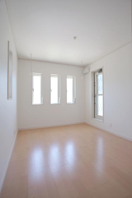 Other introspection. Example of construction Western style room