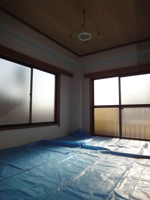 Other room space. Corner room of 6 quires Japanese-style room