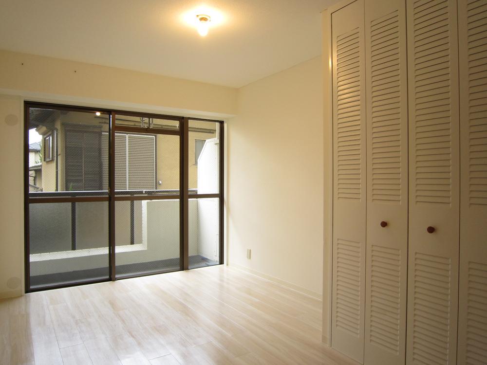 Non-living room. Indoor (11 May 2013) Shooting