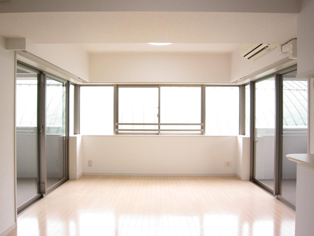 Living. Room (August 2013) Shooting