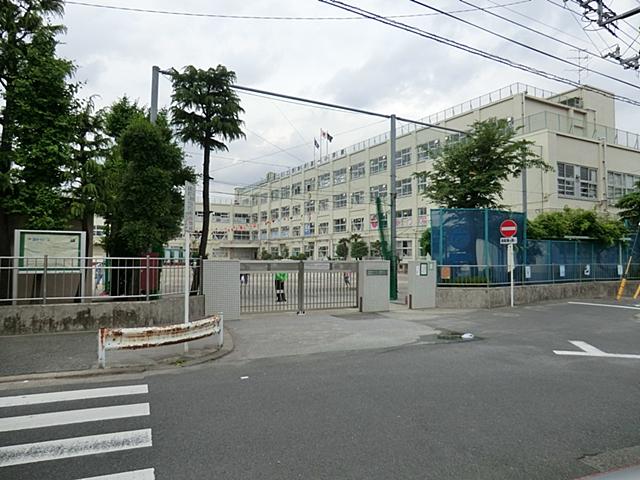 Primary school. Nishiarai 620m until the first elementary school