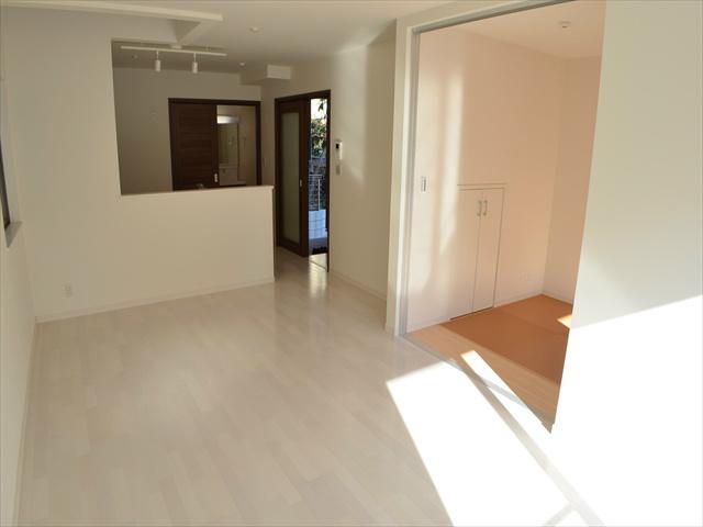 Living. Living to gather everyone