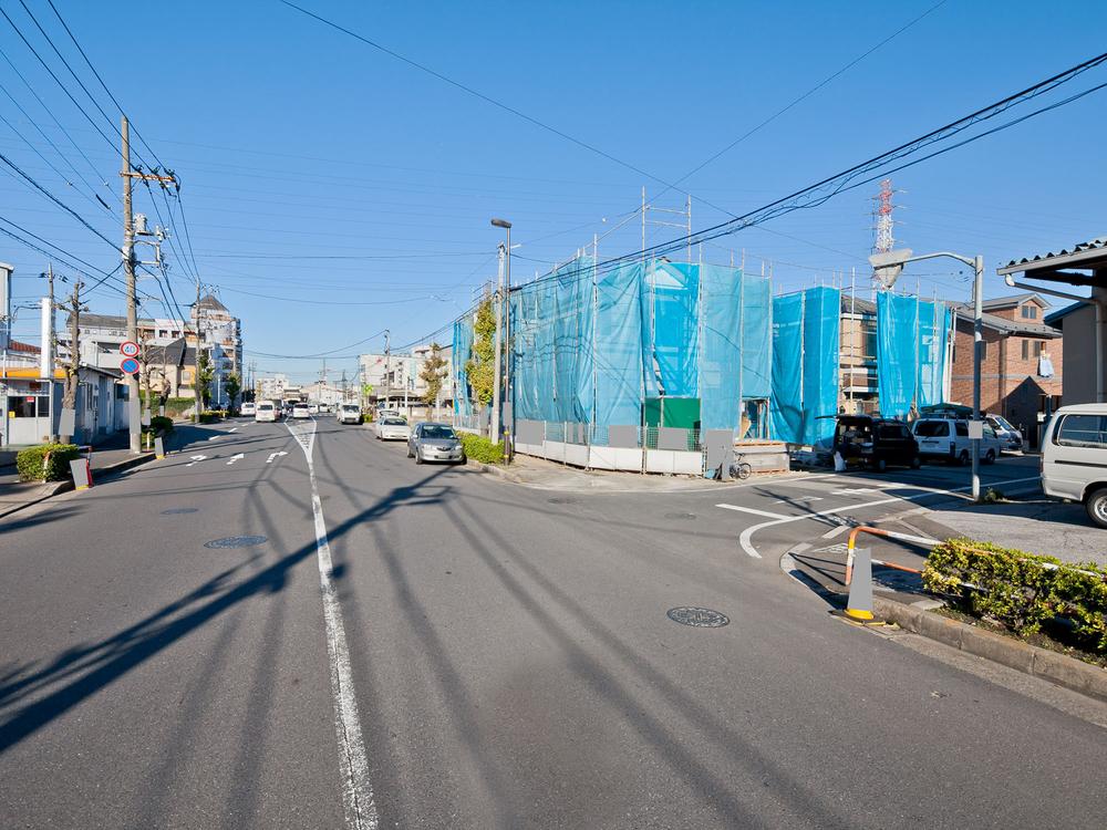 Local photos, including front road. Local (11 May 2013) Shooting