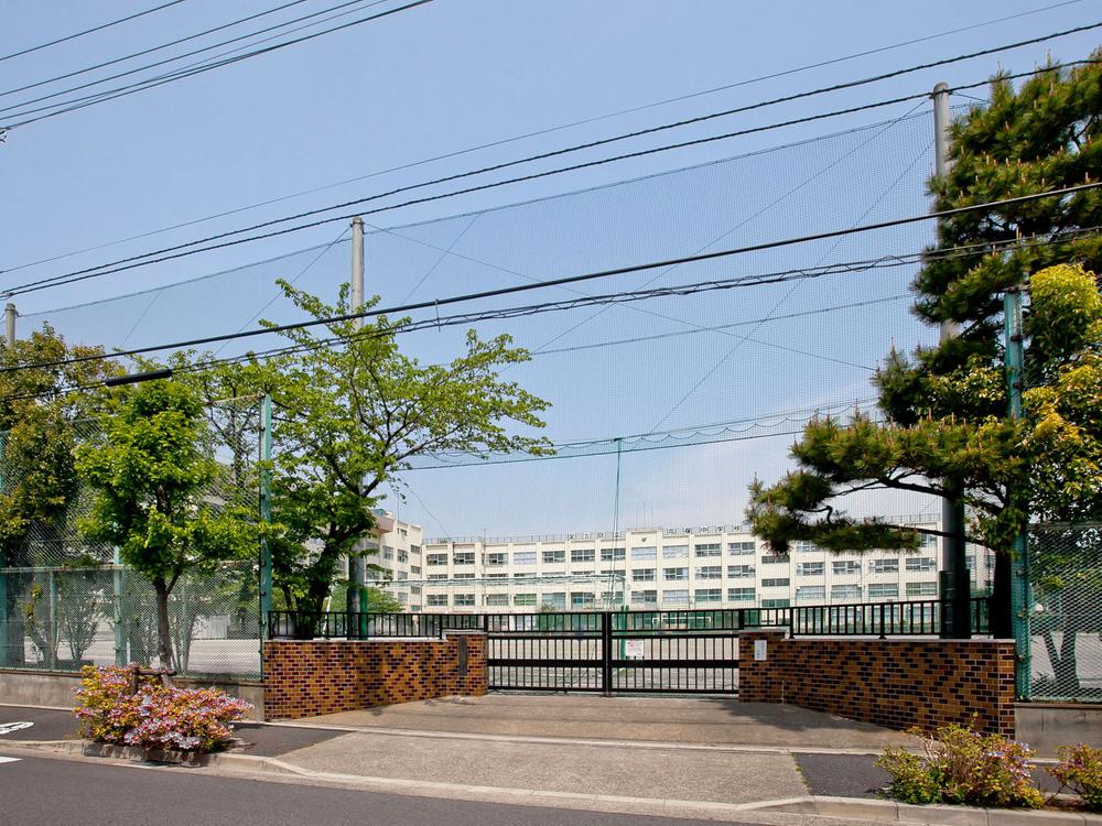 Junior high school. 692m Adachi-ku, Tamotsu Tachibana junior high school to Adachi-ku, Tamotsu Tachibana junior high school