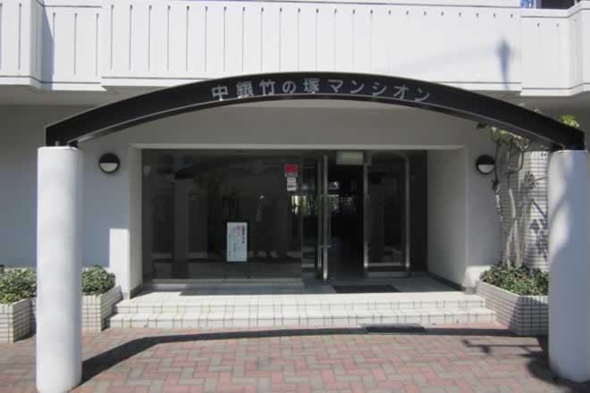 Entrance. Common areas