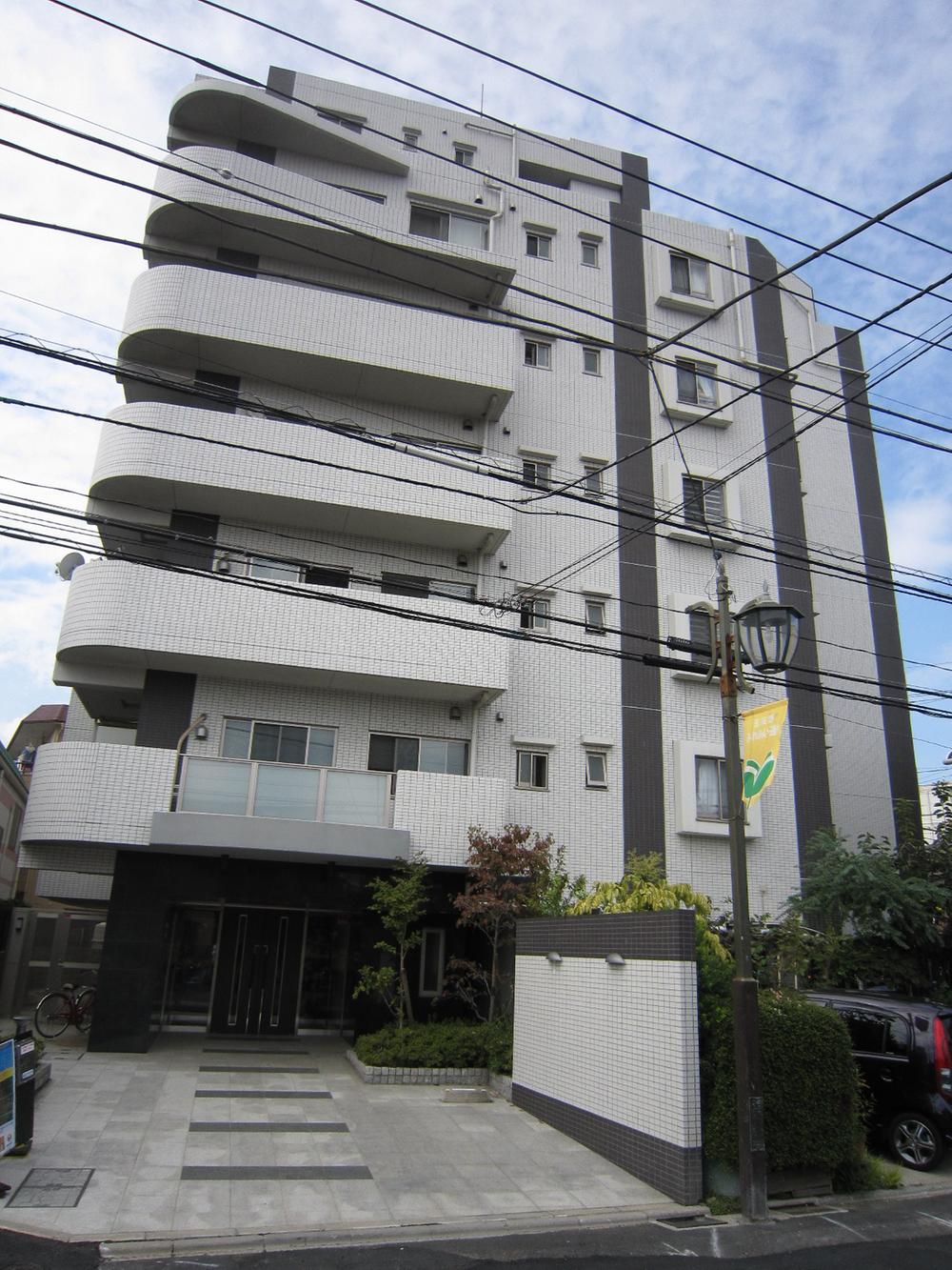 Local appearance photo. Local (10 May 2013) Shooting