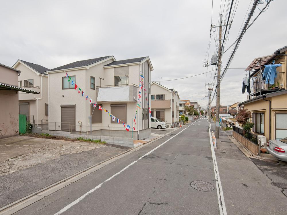 Local appearance photo. Local (11 May 2013) Shooting