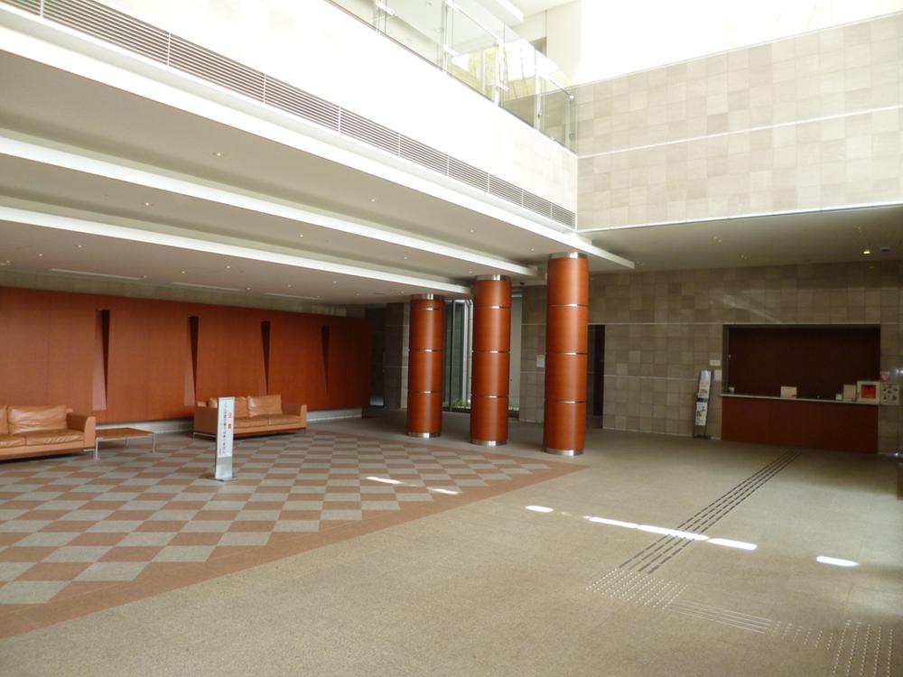 Entrance. Common areas