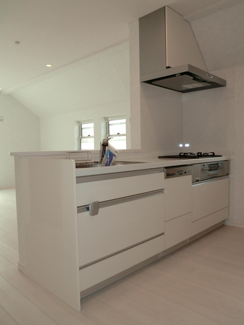 Same specifications photo (kitchen). Kitchen faucet touch-less faucet, Door pocket easily removed with a patter-kun. Sink care easy for the coating and embossed with a quiet design.