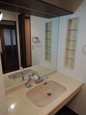 Washroom. Sale is a wash basin, such as a condominium rather than a rental property! 