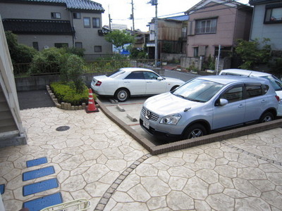 Parking lot. Parking conditioning (10,000 yen one)
