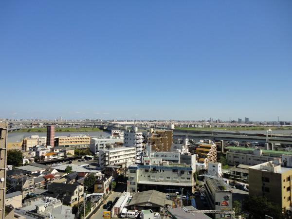 Entrance. View from the living room / 2013 November shooting