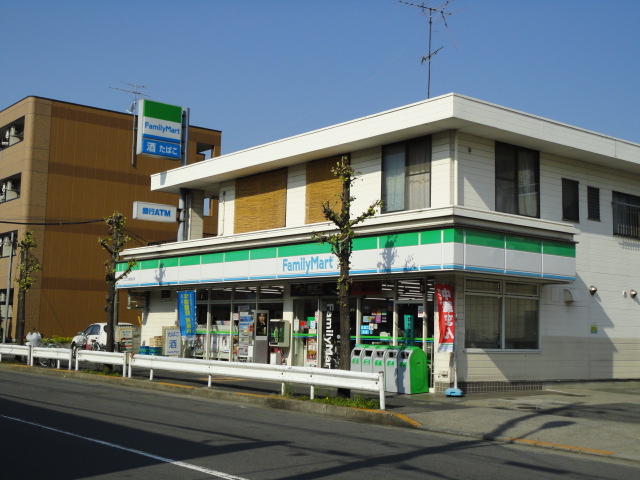 Convenience store. FamilyMart Yokota Kagasaranuma store up (convenience store) 423m