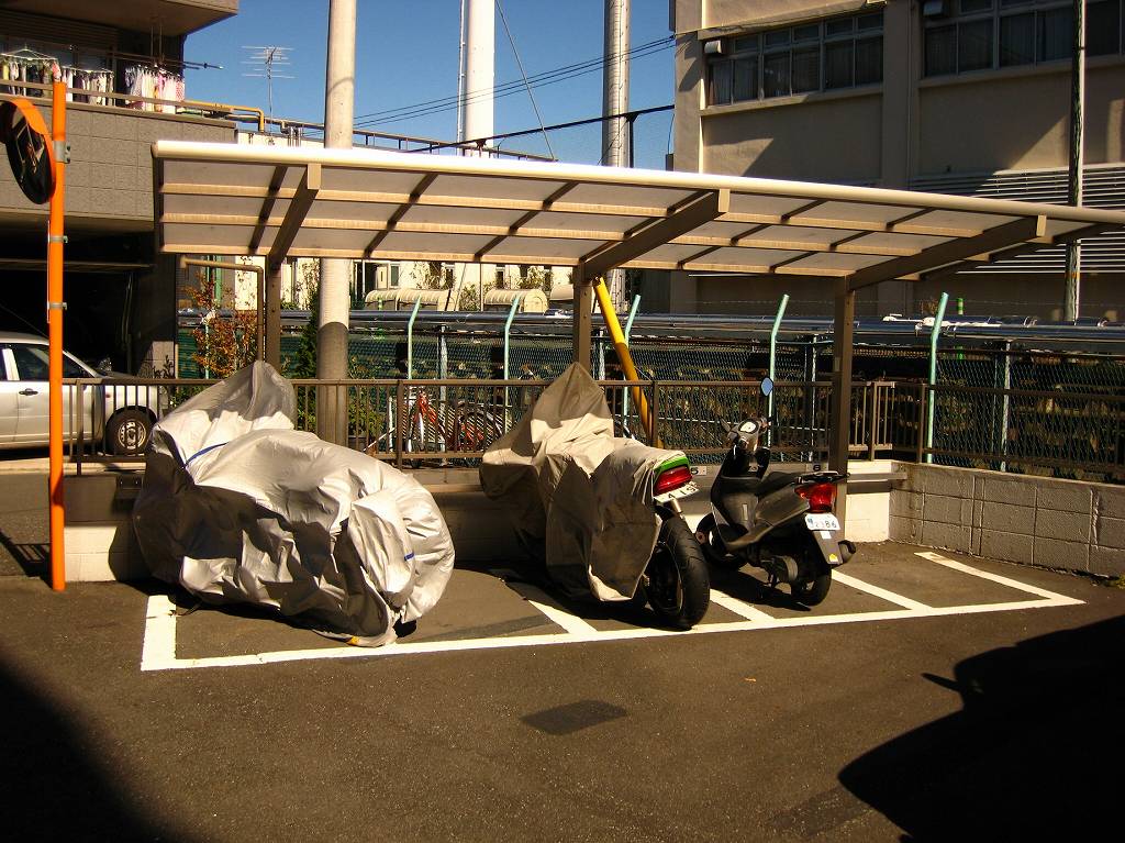 Other common areas. Motorcycle Parking (monthly 2000 yen)