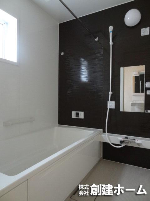 Bathroom. Spacious bath of 1 pyeong size Convenient bathroom dryer in your laundry on a rainy day