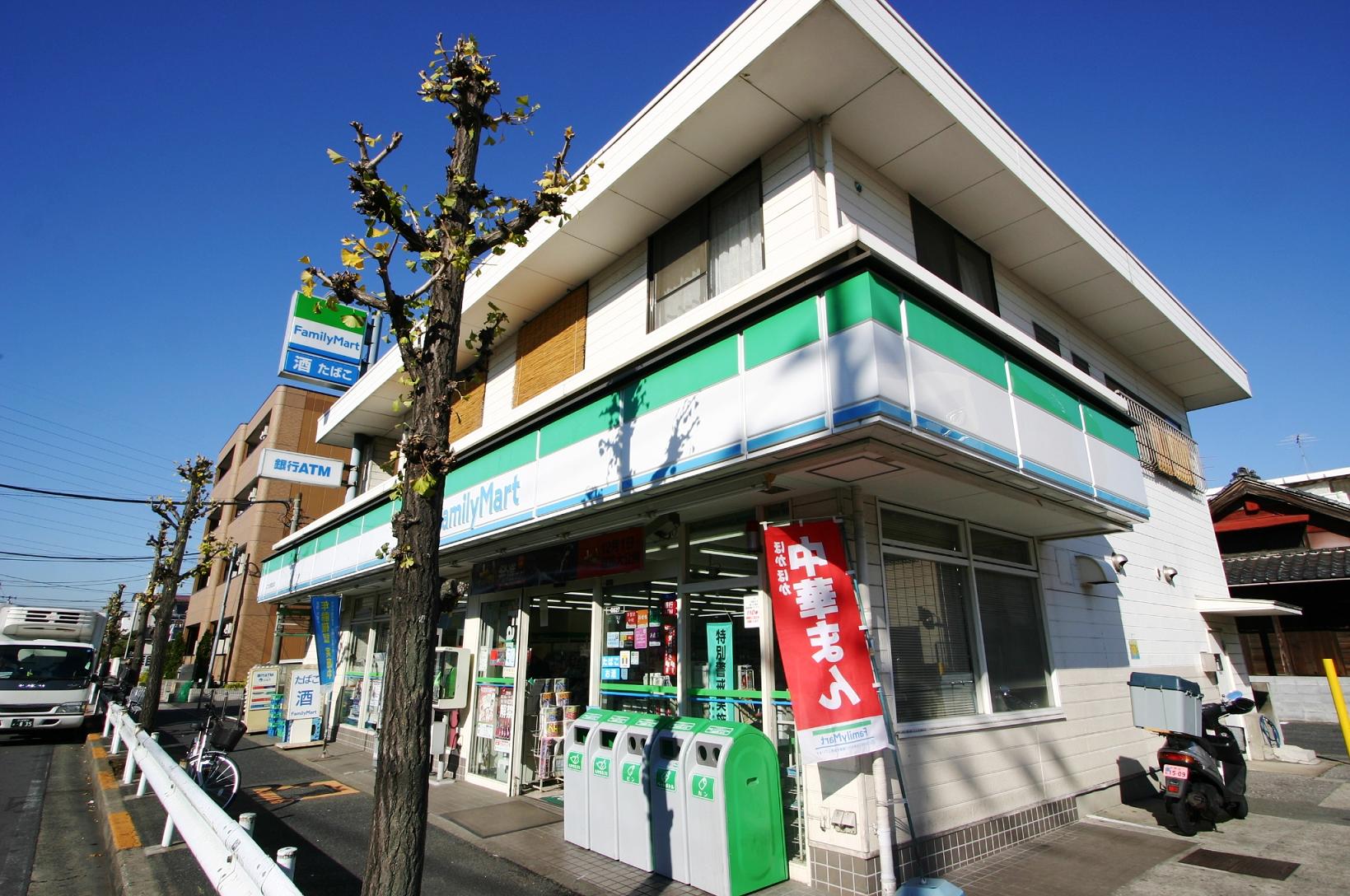 Convenience store. FamilyMart Yokota Kagasaranuma store up (convenience store) 165m