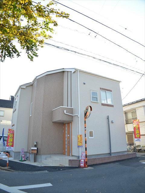 Local appearance photo. east ・ North ・ 3 direction areas of the West