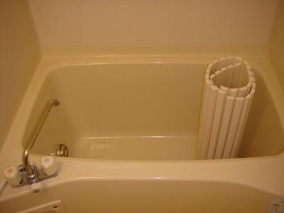 Bath. Bathroom (with reheating hot water supply)