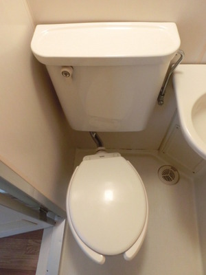 Toilet. 3-point unit bus Clean toilet