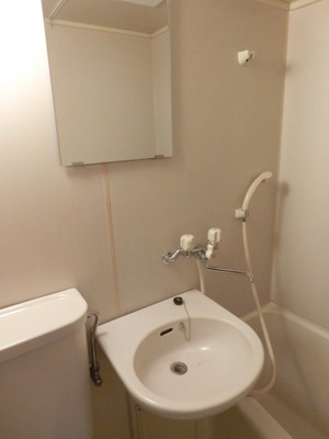 Washroom. 3-point unit bus Washbasin with mirror