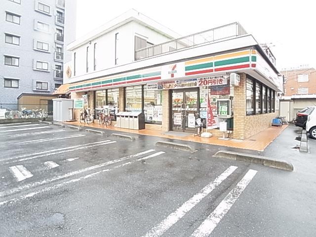 Convenience store. Seven-Eleven Adachi Higashiayase park store up (convenience store) 77m