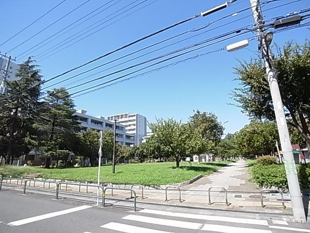 park. 177m until Higashiayase park (park)