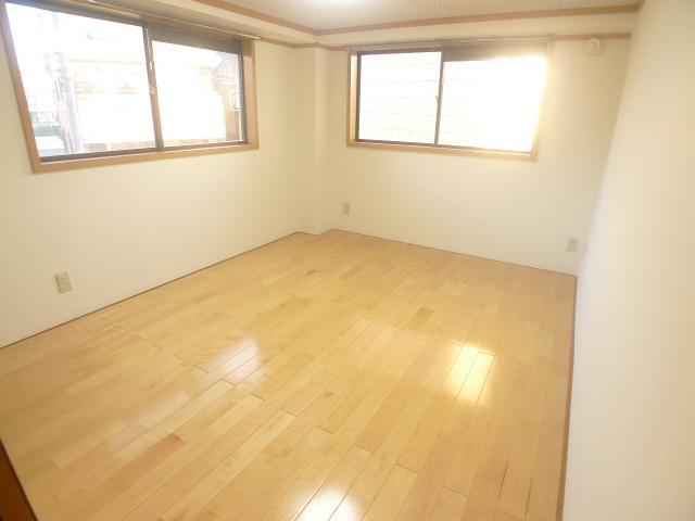 Living and room. Flooring is all rooms solid wood specification. 