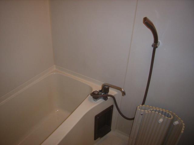 Bath. Bathroom (same properties)