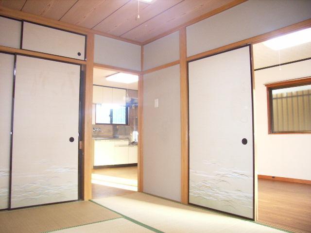 Living and room. Japanese-style room 2 (same properties)