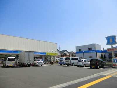 Convenience store. 800m until Lawson (convenience store)