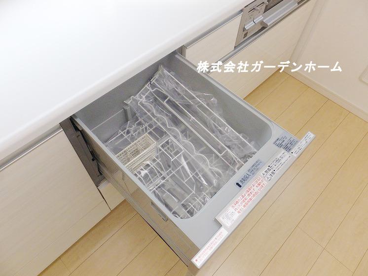 Kitchen. Attaching therefore popular dishwasher to the wife you can spare the tedious washing also easy travel !! spare time hobby !!