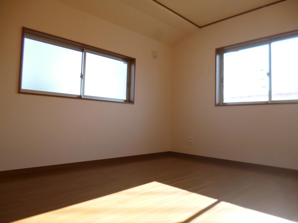 Non-living room. Indoor (12 May 2013) Shooting