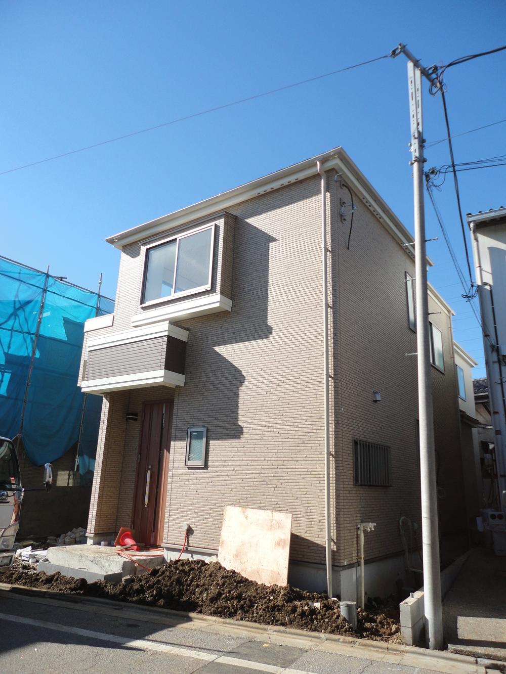 Local appearance photo. B Building