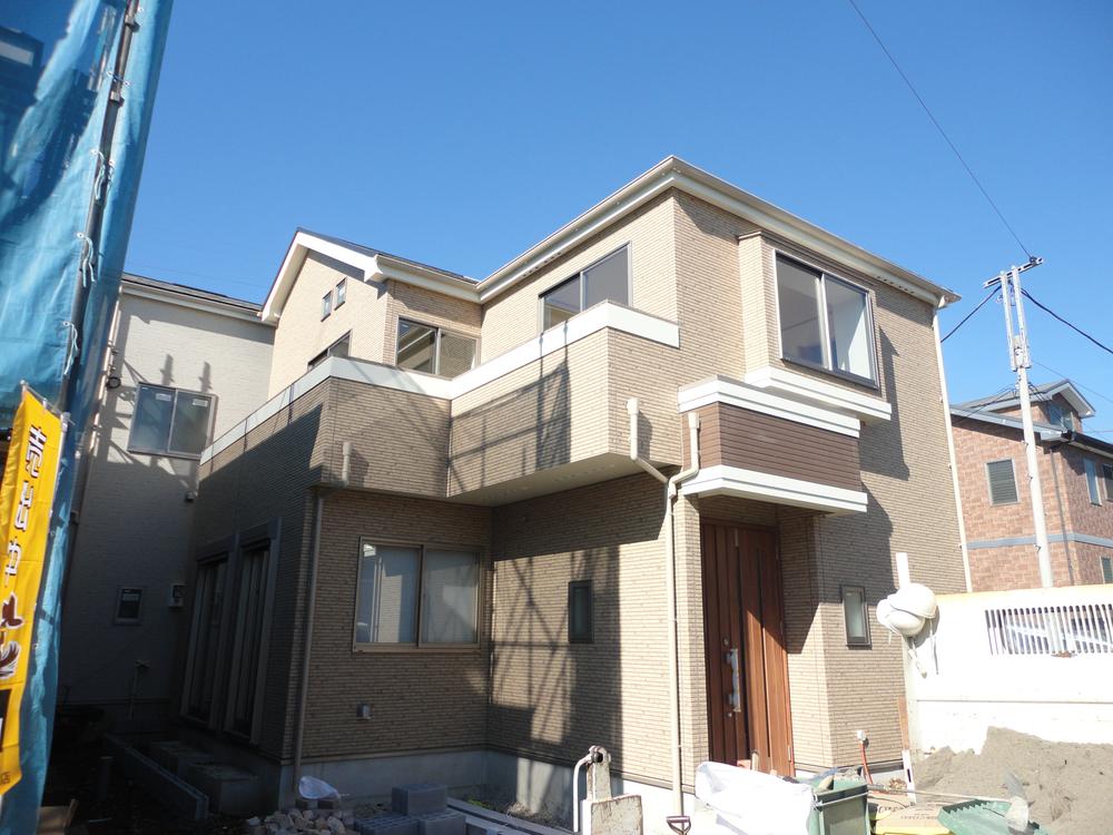 Local appearance photo. B Building