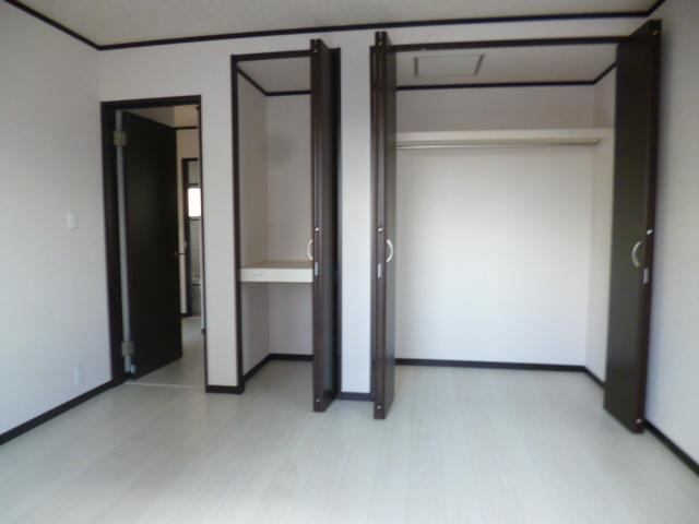 Non-living room. There housed abundantly. 