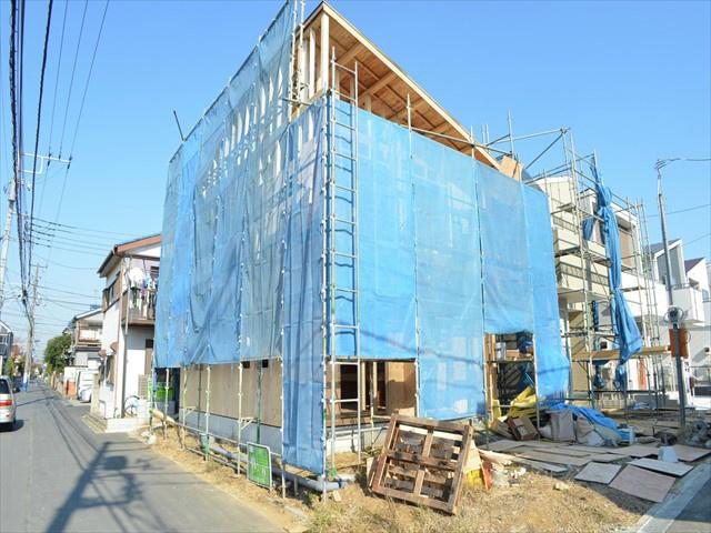 Local appearance photo. A vaulted ceiling living