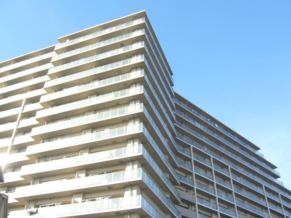 Local appearance photo. Local (11 May 2013) Shooting