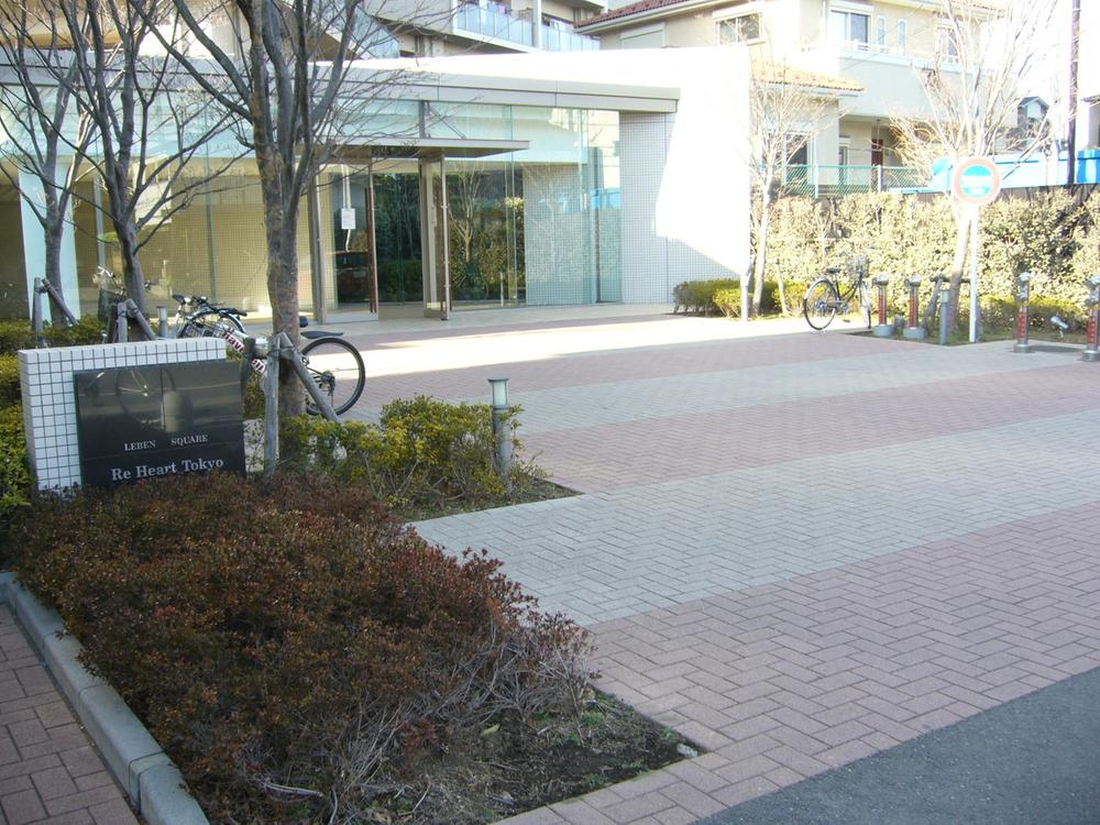 Entrance. Common areas