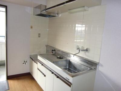 Kitchen. Gas stove installation Allowed