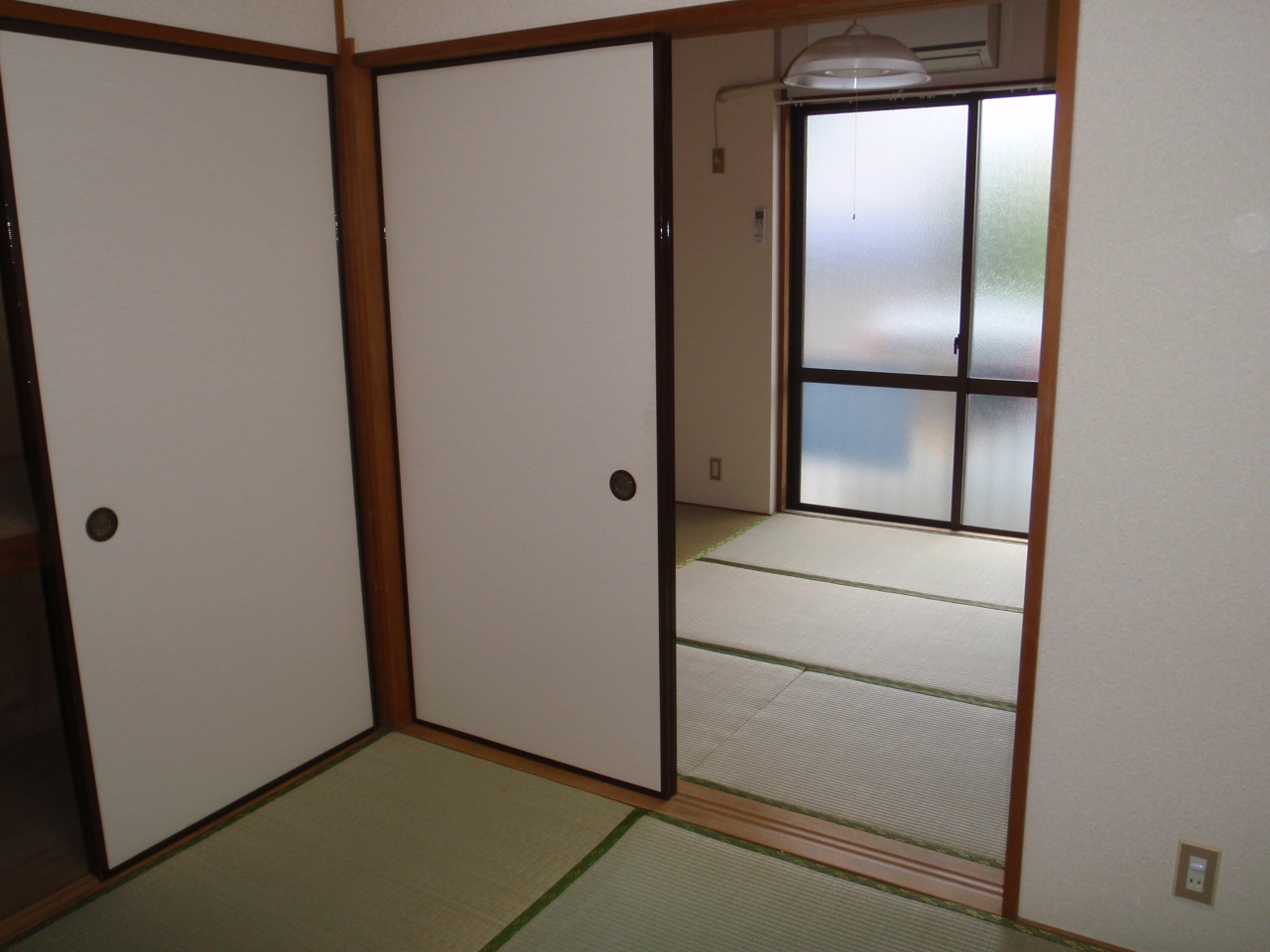 Living and room. 6.0 Pledge Japanese-style from the Japanese-style room 4.5 Pledge