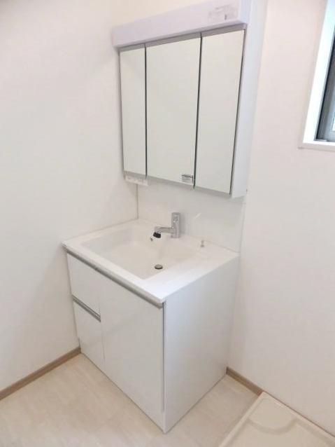 Same specifications photos (Other introspection)