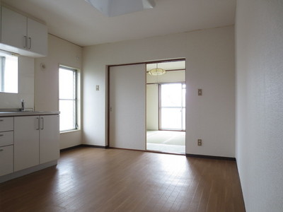 Other room space. Bright dining kitchen of the start of light