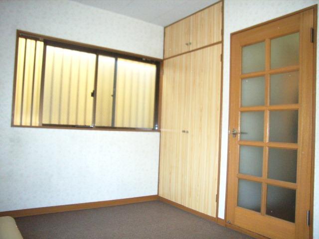 Other room space. Western-style 3