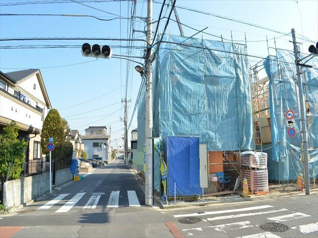 Local appearance photo. 6m × 6m corner lot of